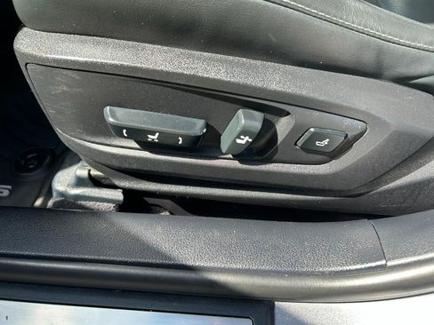 Used 2013 Lexus ES 300h w/ Premium Pkg FWD image 11