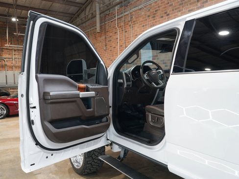 Used 2017 Ford F250 King Ranch w/ King Ranch Ultimate Package image 32