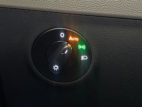 Used 2022 Volkswagen Taos S image 32