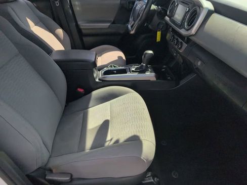 Used 2018 Toyota Tacoma SR5 RWD image 25
