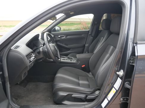 Used 2025 Honda Civic Sport image 8