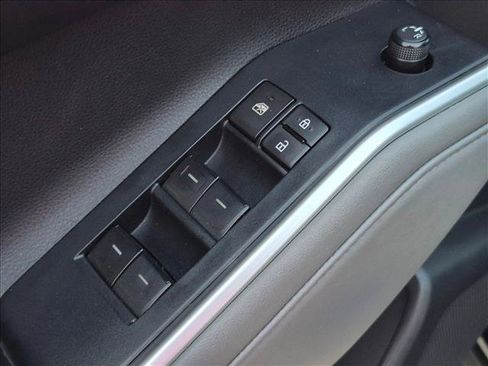 Certified 2024 Toyota Highlander LE FWD image 13