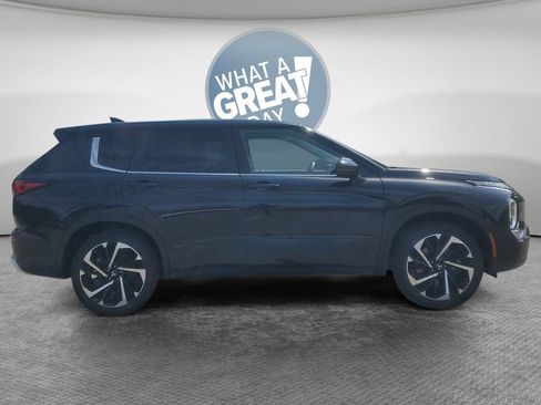 Used 2024 Mitsubishi Outlander SE AWD/4WD image 2