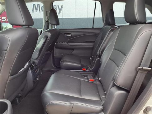 Used 2019 Honda Pilot Elite image 12