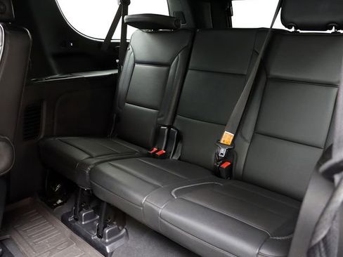 Used 2023 GMC Yukon XL Denali image 12
