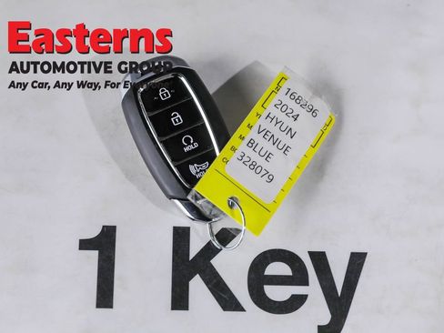 Used 2024 Hyundai Venue Limited image 26