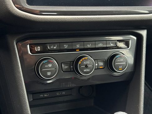 Used 2021 Volkswagen Tiguan SEL FWD image 20