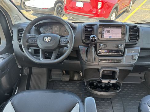 Used 2025 RAM ProMaster 2500 w/ Convenience Group image 7