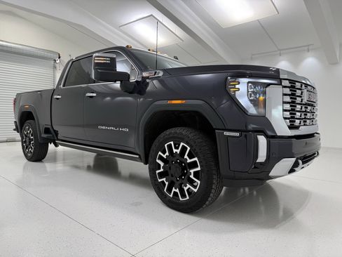 Used 2024 GMC Sierra 2500 Denali w/ Denali Reserve Package image 1