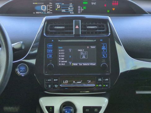 Used 2017 Toyota Prius One image 17