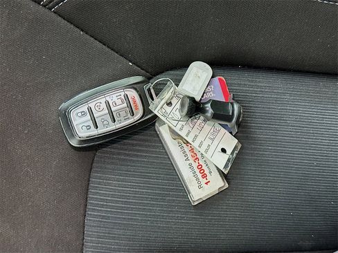 Used 2023 Chrysler Voyager LX image 36