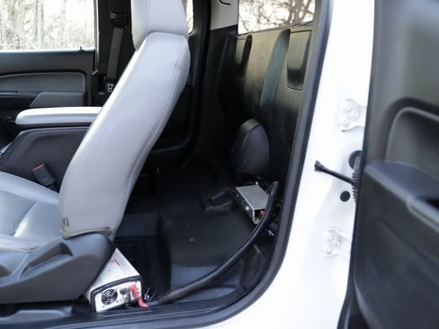 Used 2018 Chevrolet Colorado W/T image 24