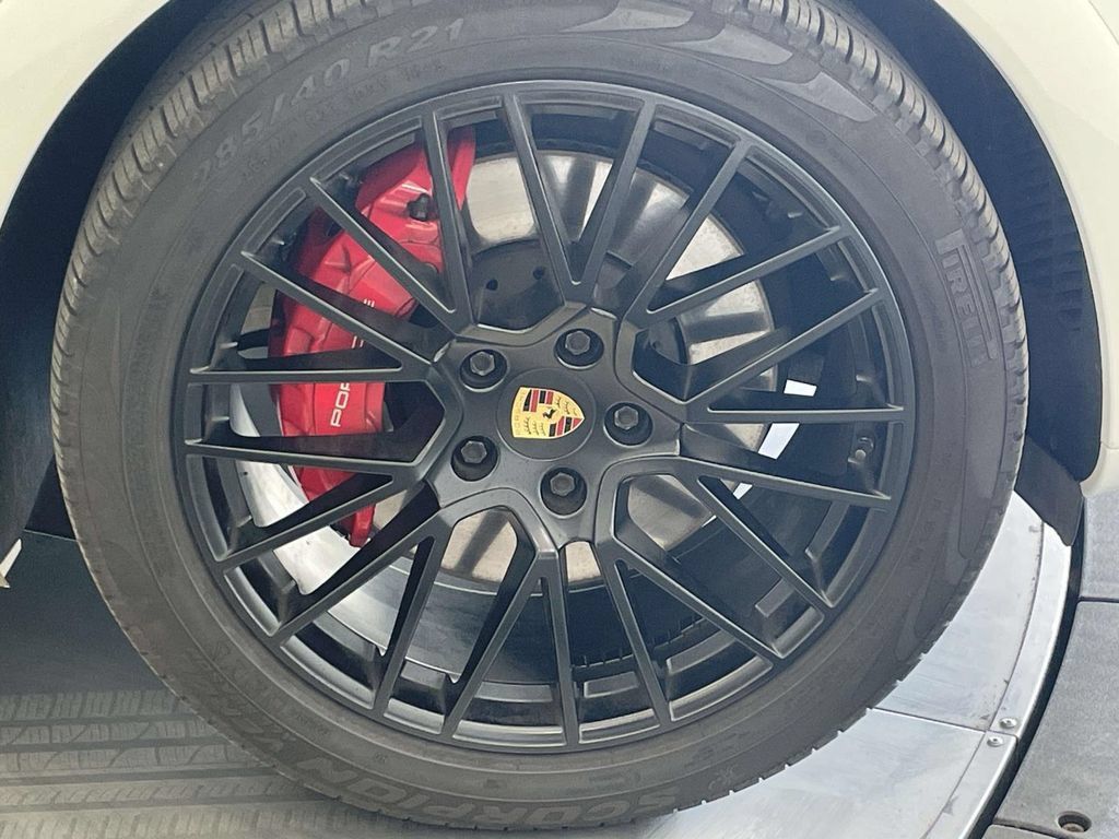 Certified 2023 Porsche Cayenne GTS AWD/4WD image 14
