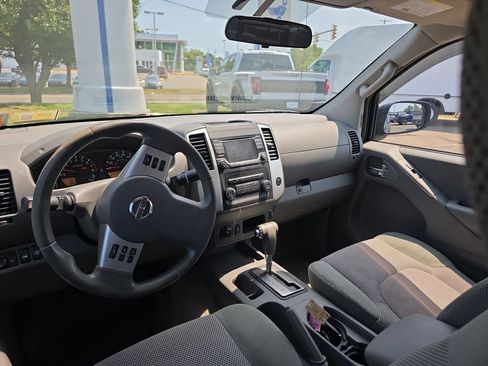 Used 2017 Nissan Frontier SV AWD/4WD image 19