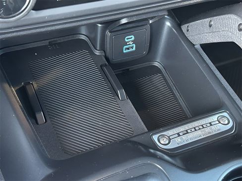 New 2025 Ford Bronco Badlands image 37