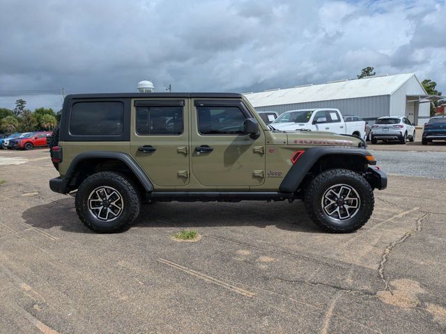 Used 2025 Jeep Wrangler Unlimited Rubicon w/ Convenience Group AWD/4WD image 3