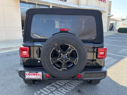 Used 2018 Jeep Wrangler Sport image 6