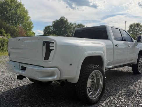 Used 2025 GMC Sierra 3500 Denali w/ Denali Reserve Package image 8