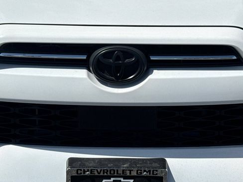 Used 2022 Toyota 4Runner SR5 Premium w/ Moonroof Package RWD image 48