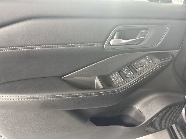 Used 2026 Nissan Rogue SL AWD/4WD image 19