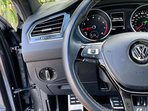Certified 2021 Volkswagen Tiguan SE R-Line FWD image 24