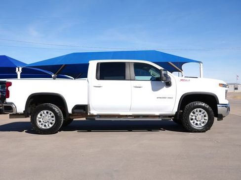 Used 2024 Chevrolet Silverado 2500 LT image 3