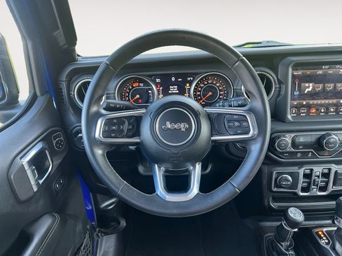 Used 2018 Jeep Wrangler Unlimited Sahara AWD/4WD image 12