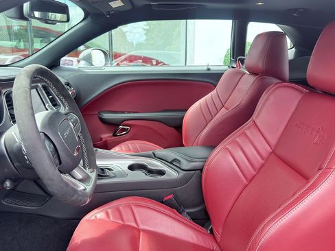 Used 2023 Dodge Challenger SRT Hellcat w/ Driver Convenience Group RWD image 4