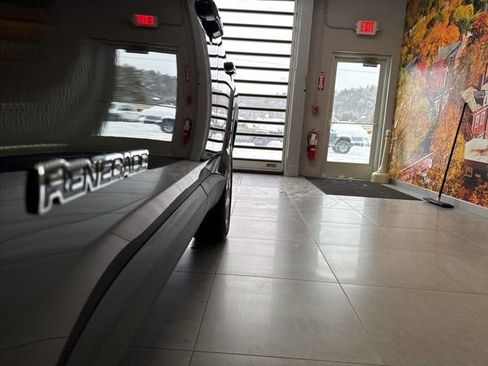 Used 2023 Jeep Renegade Latitude image 16