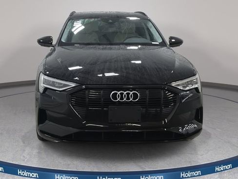 Used 2021 Audi e-tron Premium Plus image 3