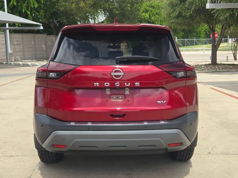 Used 2023 Nissan Rogue SV FWD image 4