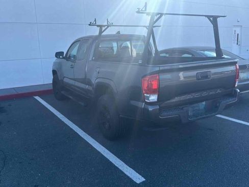 Used 2016 Toyota Tacoma SR5 image 5