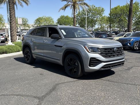New 2026 Volkswagen Atlas Cross Sport SEL R-Line AWD/4WD image 5