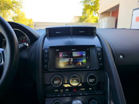 Used 2018 Jaguar F-TYPE R-Dynamic image 19