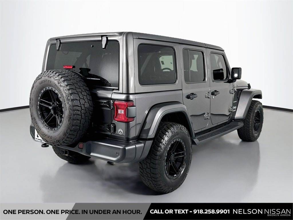 Used 2022 Jeep Wrangler Unlimited Sahara w/ Dual Top Group AWD/4WD image 5