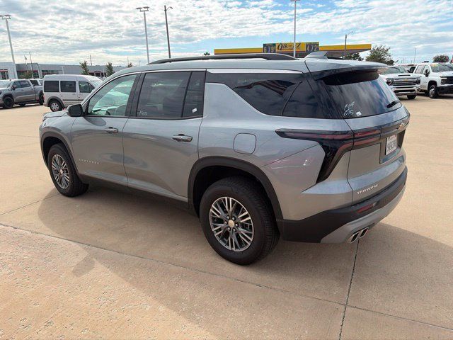 Used 2026 Chevrolet Traverse LT FWD image 4