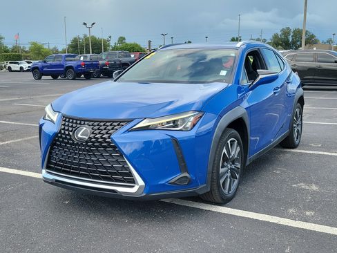 Used 2022 Lexus UX 200 w/ Accessory Package (Z2) FWD image 3