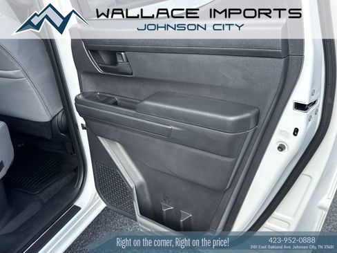 Used 2025 Toyota Tacoma SR5 image 39