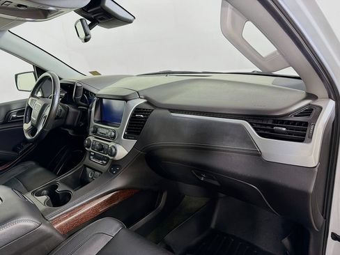 Used 2017 GMC Yukon SLT AWD/4WD image 27