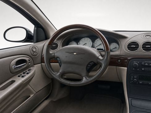 Used 2004 Chrysler 300M FWD image 18