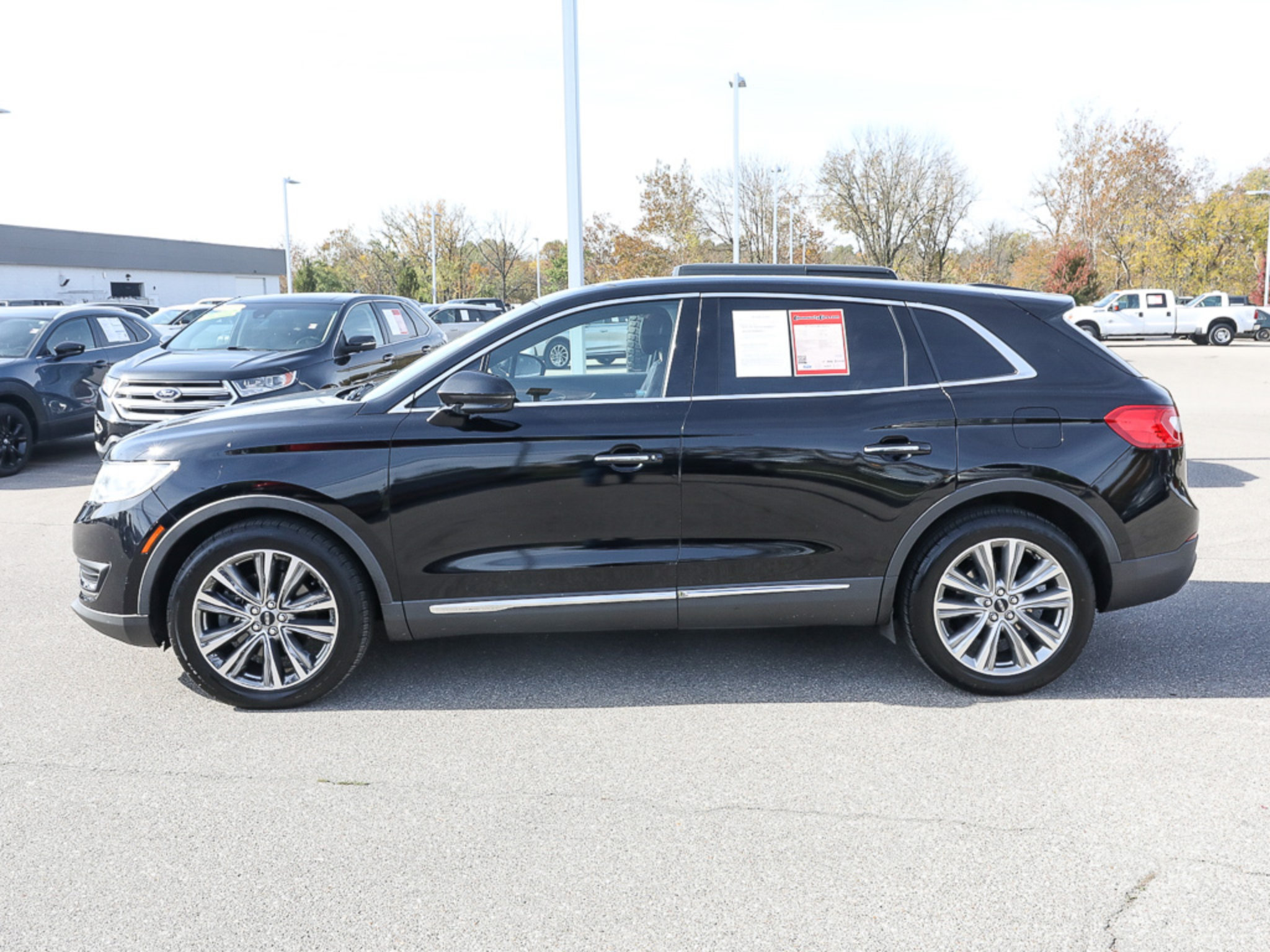 Used 2017 Lincoln MKX Reserve w/ Lincoln MKX Climate Package AWD/4WD image 2