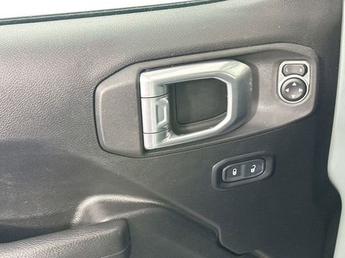 Used 2023 Jeep Wrangler Unlimited w/ Cold Weather Group AWD/4WD image 24