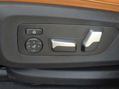 Used 2024 BMW X5 xDrive40i w/ M Sport Package AWD/4WD image 26