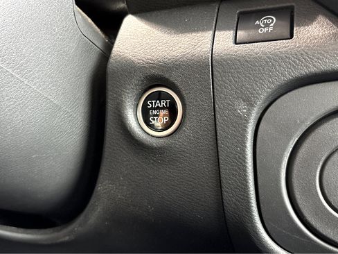 Used 2025 Nissan Frontier SV w/ SV Convenience Package RWD image 6