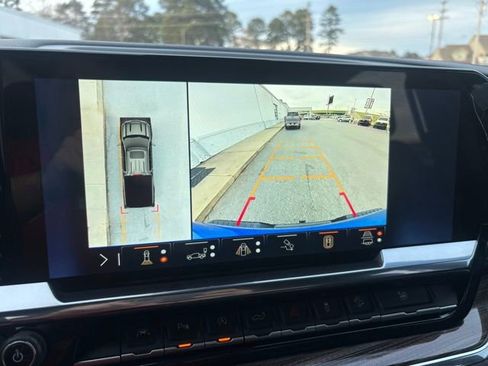 Used 2024 Chevrolet Silverado 1500 LT Trail Boss w/ Convenience Package II image 3