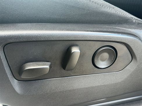 Used 2023 GMC Sierra 1500 Elevation image 18