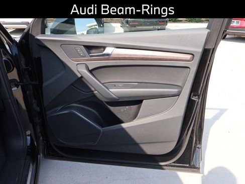 Used 2022 Audi Q5 2.0T Premium w/ Convenience Package image 9