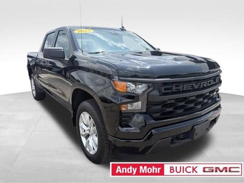 Used 2023 Chevrolet Silverado 1500 Custom AWD/4WD image 3