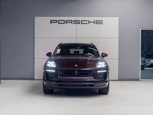 Certified 2026 Porsche Macan AWD/4WD image 10