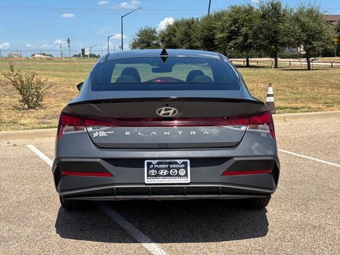 Used 2025 Hyundai Elantra Sport FWD image 6